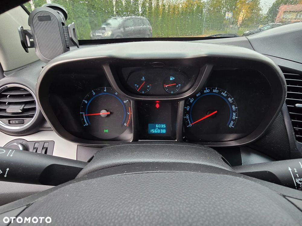 Chevrolet Orlando - 8