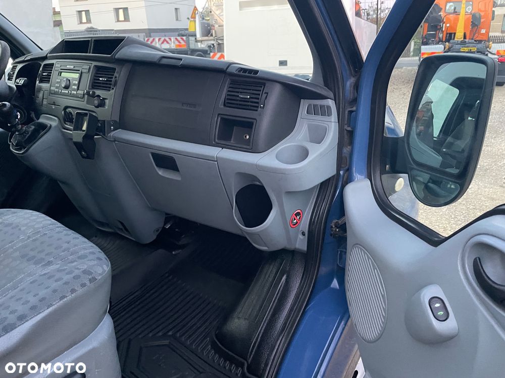 Ford Transit - 23