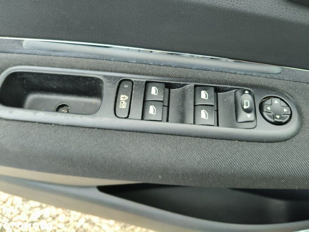 Peugeot 5008 - 17