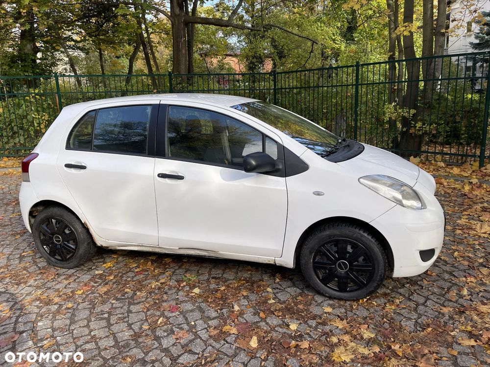Toyota Yaris - 8