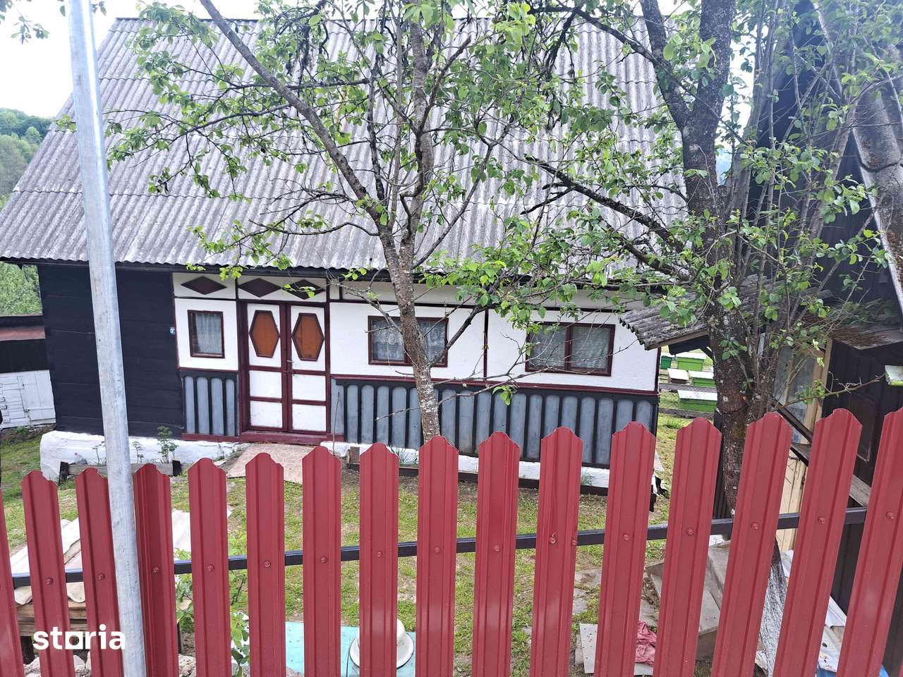 CASA DE VANZARE LA MUNTE