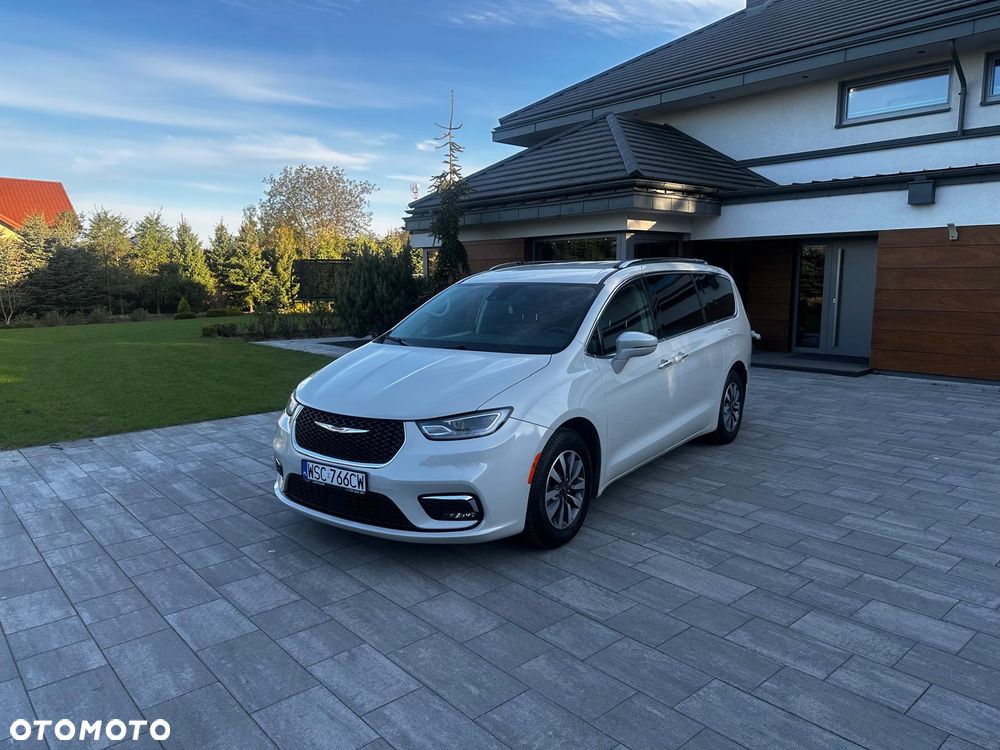 Chrysler Pacifica - 1