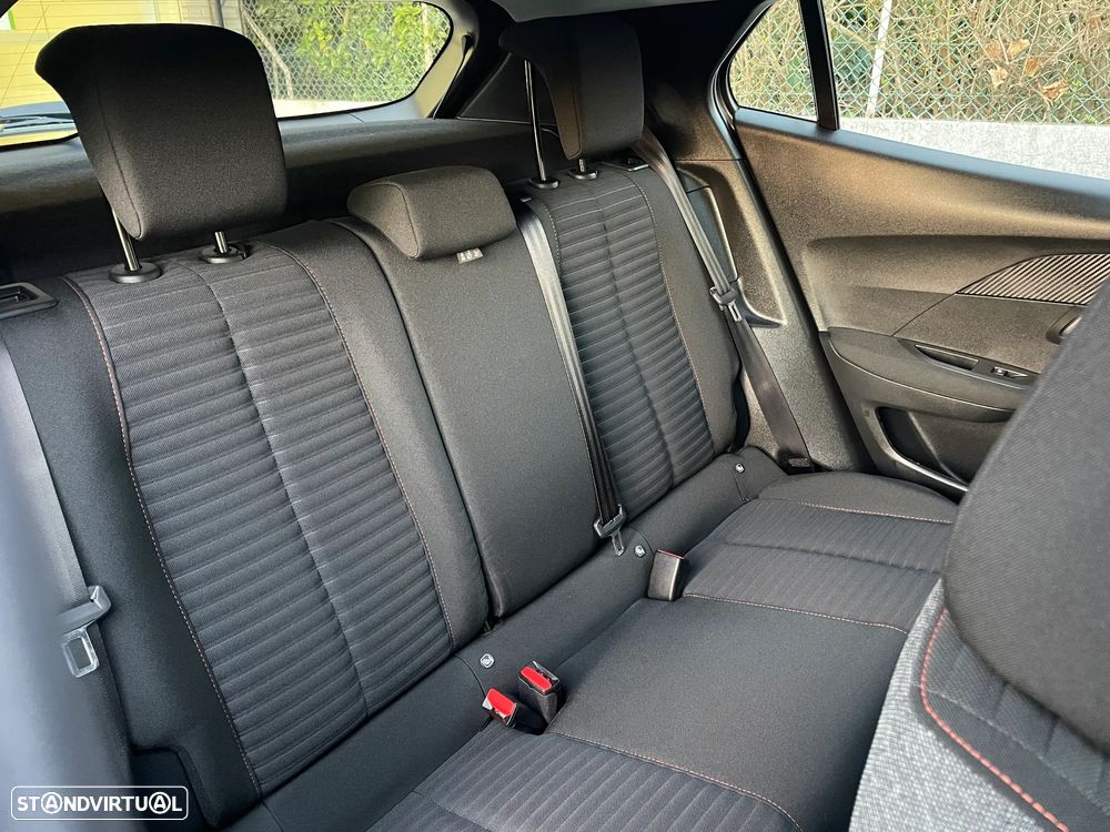 Peugeot e-2008 50 kWh Active Pack - 30