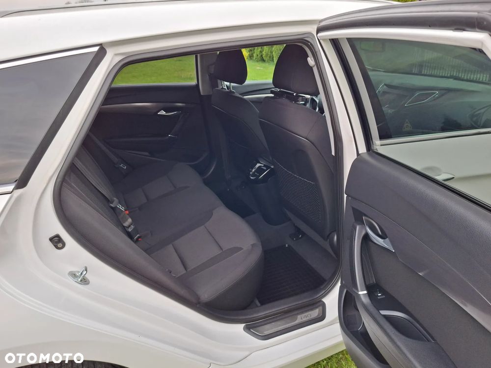 Hyundai i40 Kombi 1.7 CRDi Premium - 31