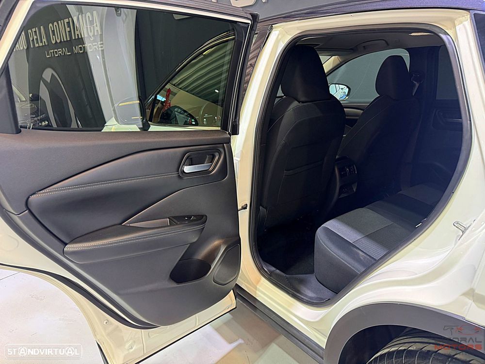 Nissan Qashqai 1.3 DIG-T N-Connecta Xtronic - 16