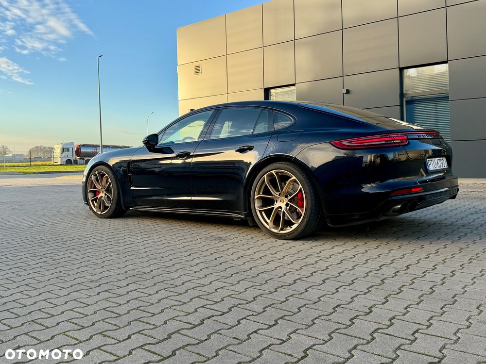 Porsche Panamera 4 - 9