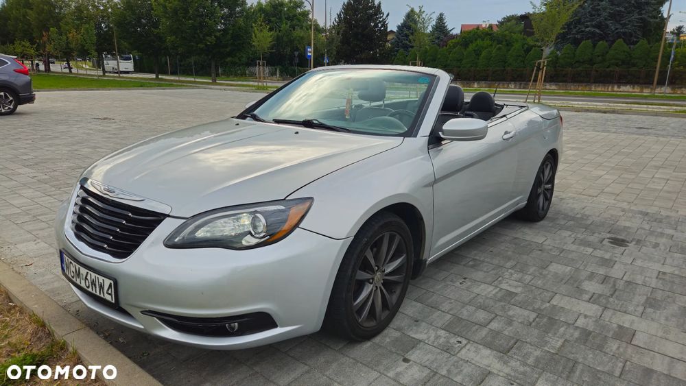 Chrysler 200 - 10