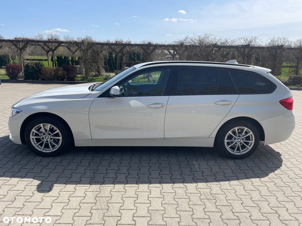 BMW Seria 3 320d Edition Luxury Line Purity - 12