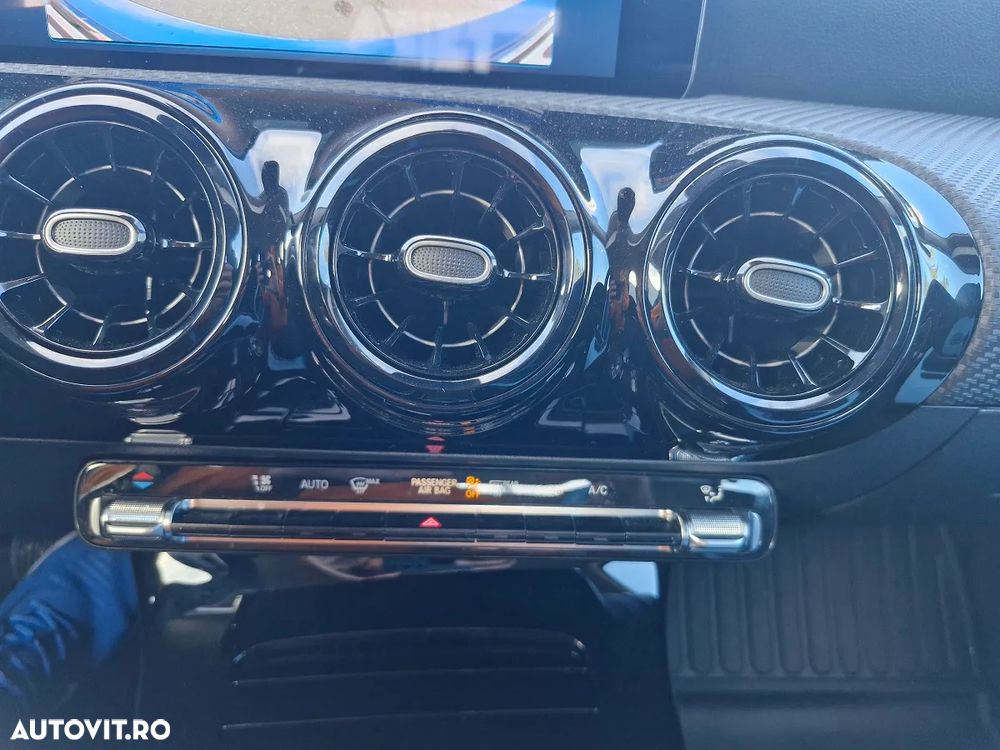 Mercedes-Benz A 200 MHEV 7G-DCT Sedan - 7