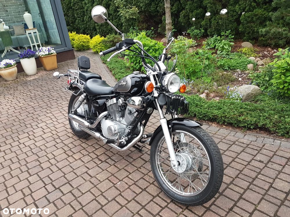 Yamaha XV - 9