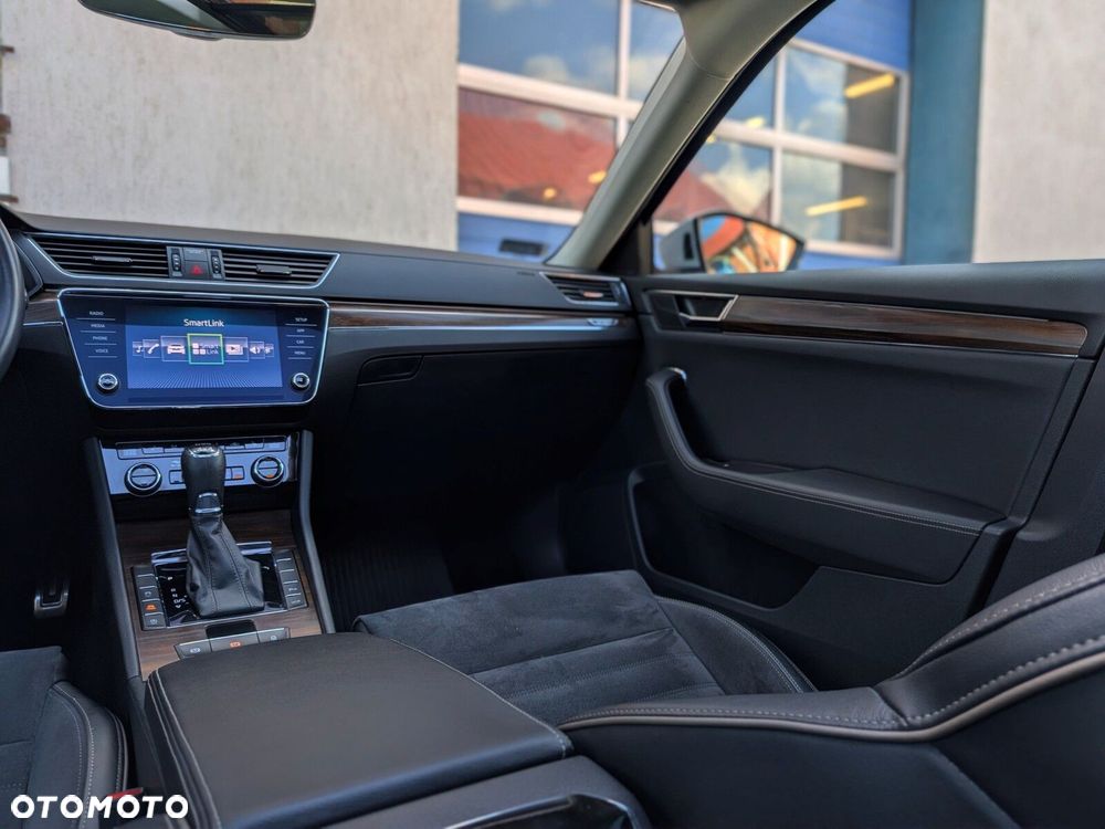 Skoda Superb 2.0 TDI SCR 4x4 Scout DSG - 16