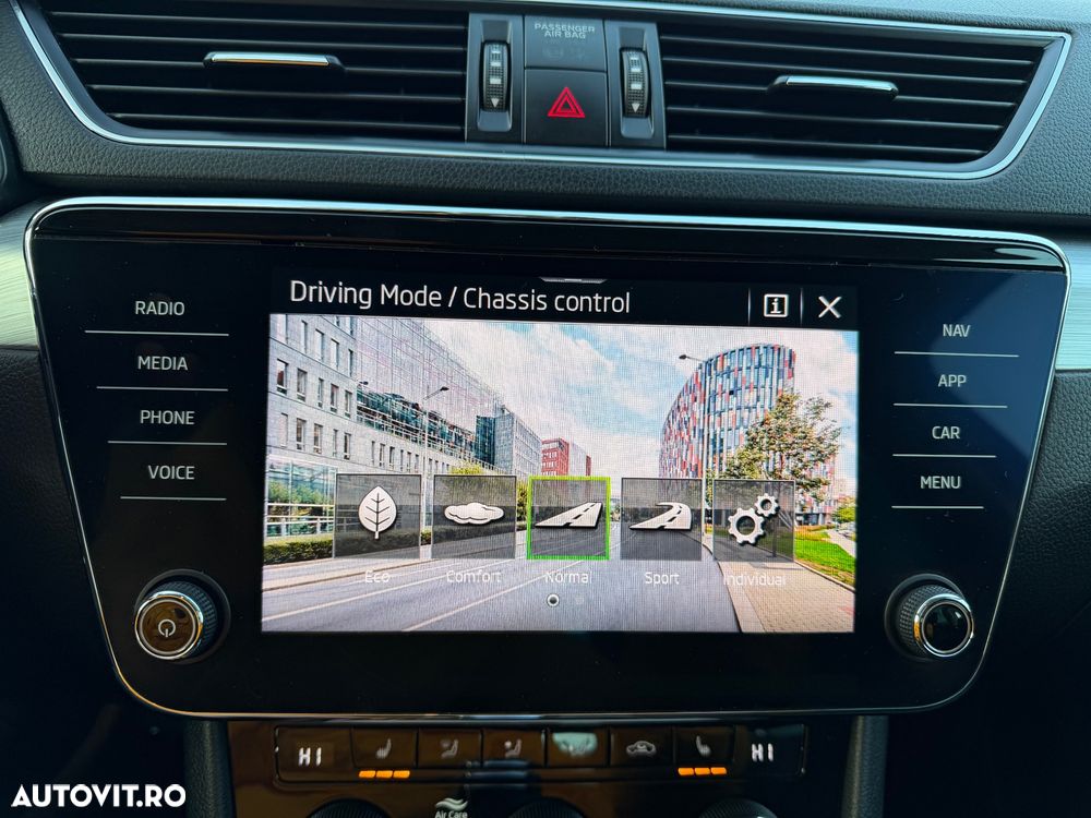 Skoda Superb 1.4 TSI DSG Ambition - 27