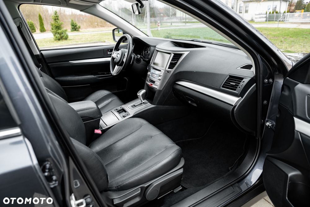 Subaru Outback 2.5i Comfort AT - 24