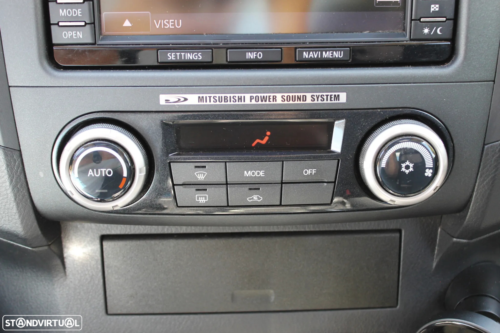 Mitsubishi Pajero 3.2 DI-D Auto Instyle - 30