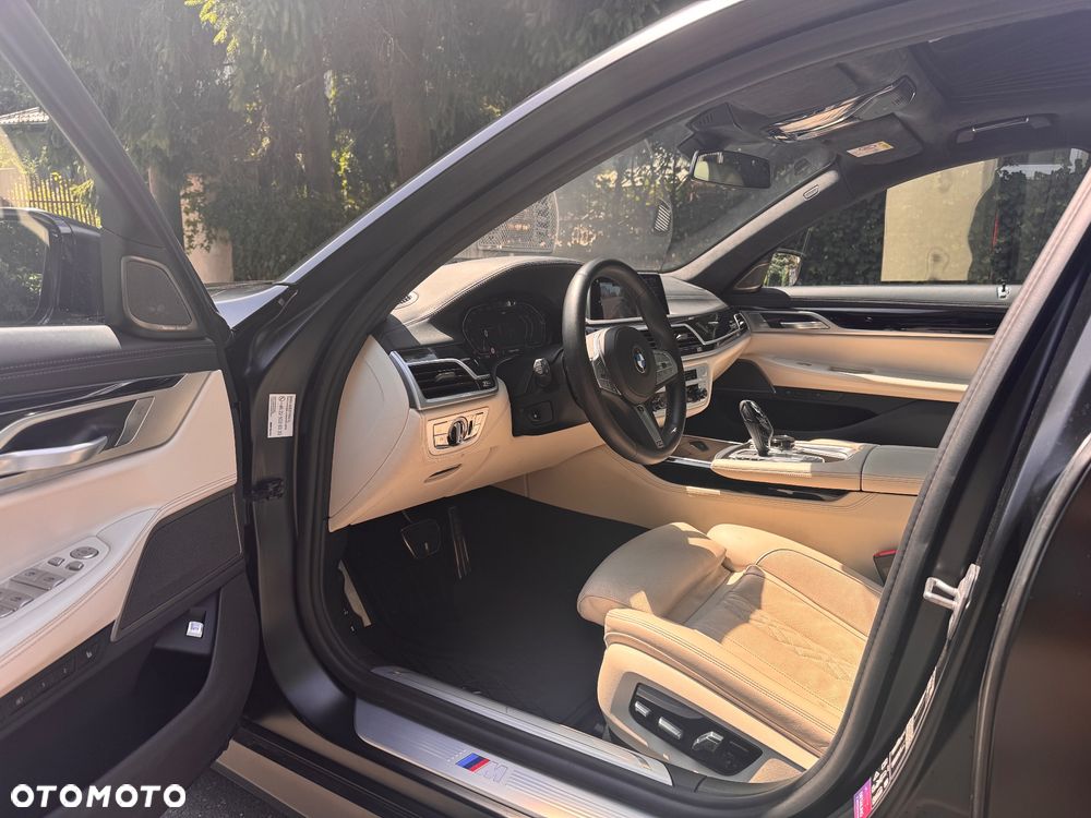 BMW Seria 7 750i xDrive - 15