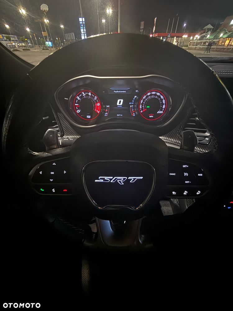 Dodge Challenger - 7