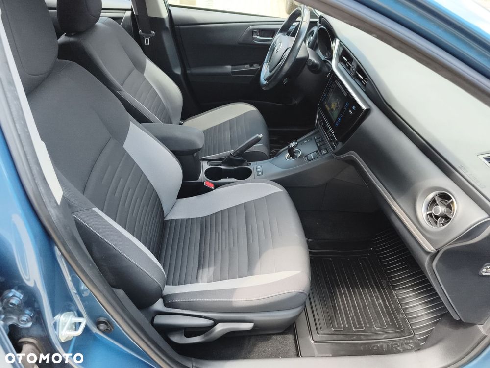 Toyota Auris - 10