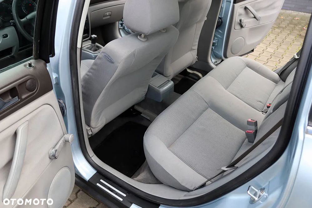 Volkswagen Passat 1.9 TDI Comfortline - 25