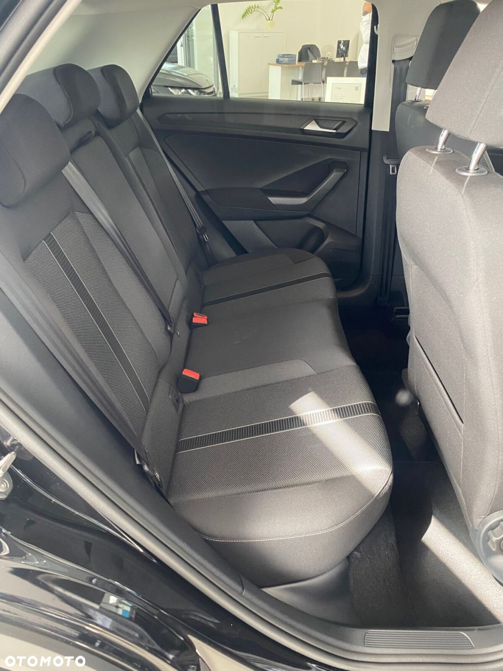 Volkswagen T-Roc - 10