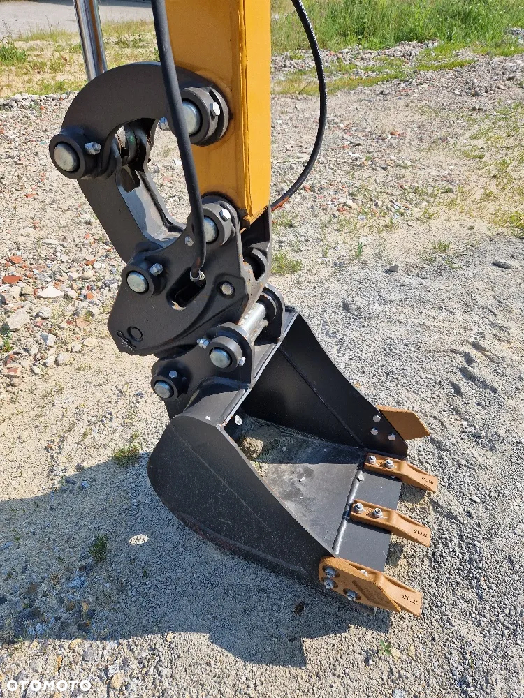 JCB JBC 8022 - 20