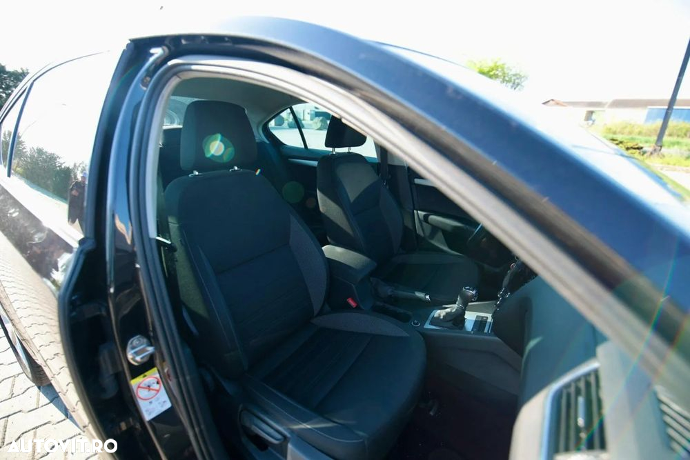 Skoda Octavia 1.6 TDI DSG Ambition - 4