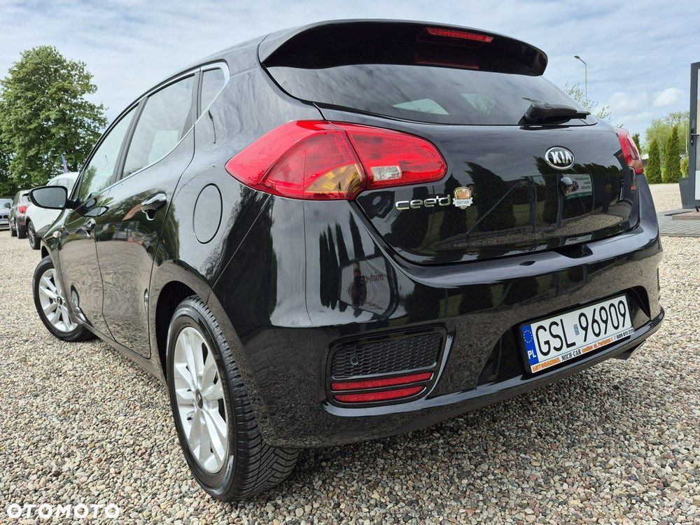 Kia Ceed - 37