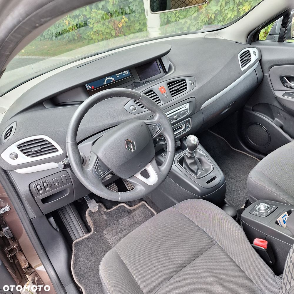 Renault Scenic 1.6 16V Expression - 11
