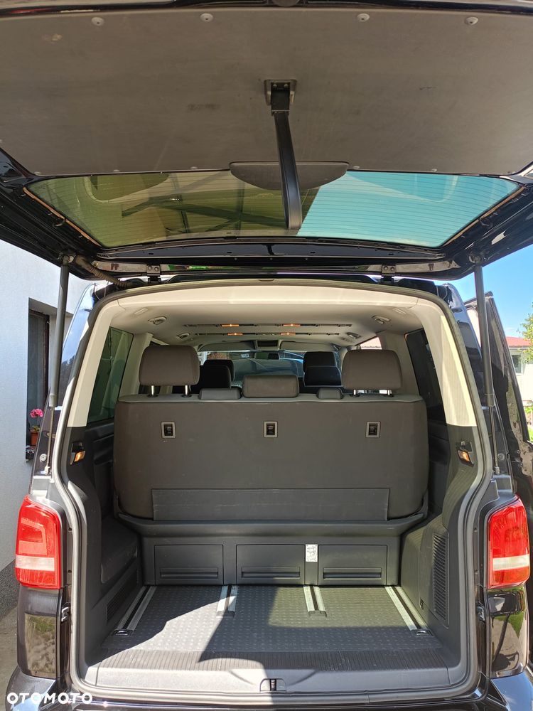 Volkswagen Multivan - 32