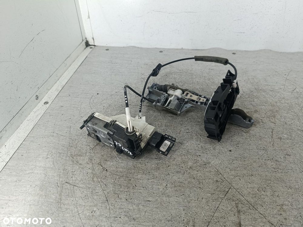 ZAMEK DRZWI PRAWY PRZÓD PEUGEOT 308 I PSA567147 - 1