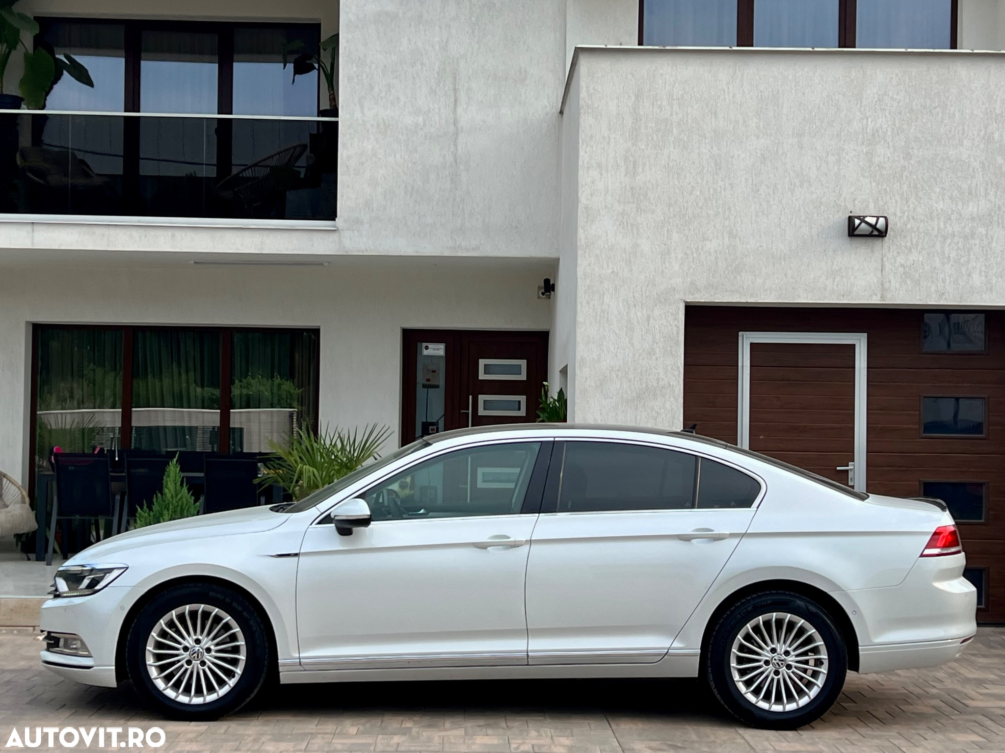 Volkswagen Passat 1.6 TDI (BlueMotion Technology) DSG Comfortline - 4