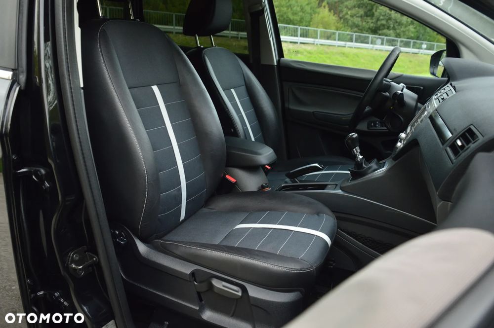 Ford Kuga 2.5 4x4 Titanium - 26