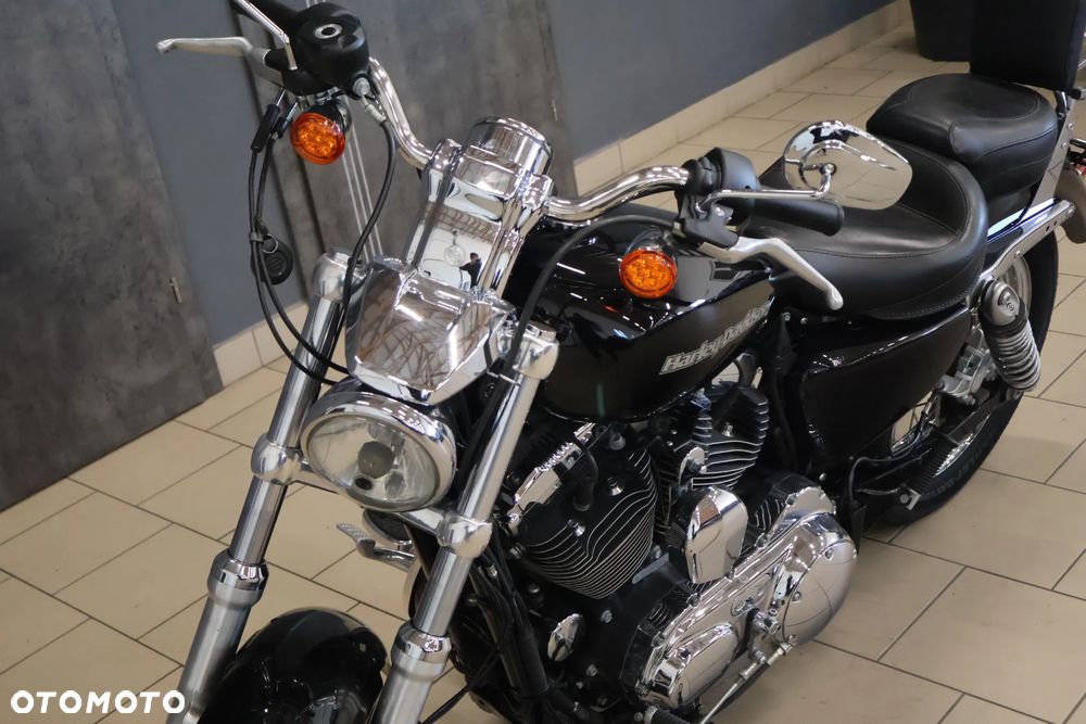 Harley-Davidson Sportster Custom 1200C - 12