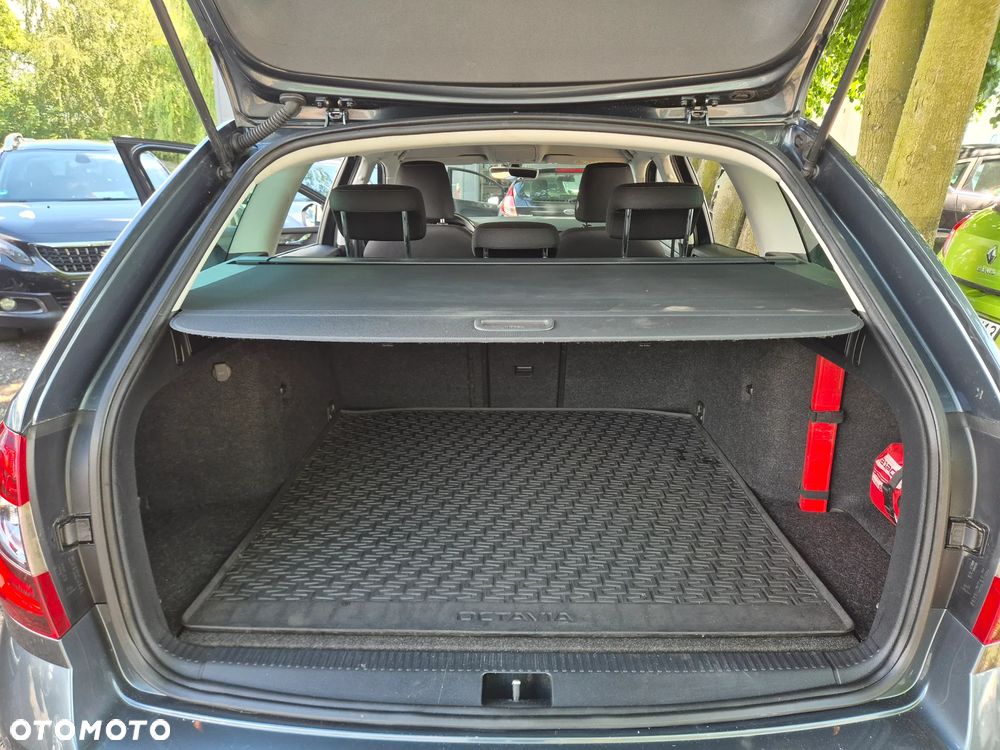 Skoda Octavia 2.0 TDI DSG 4x4 Scout - 19
