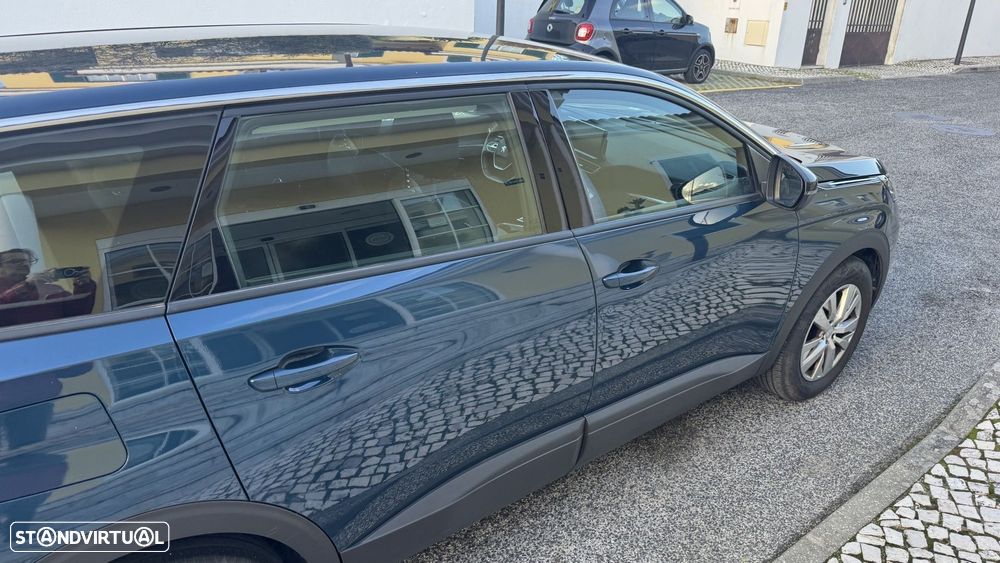 Peugeot 5008 1.2 PureTech Allure Pack EAT8 - 29