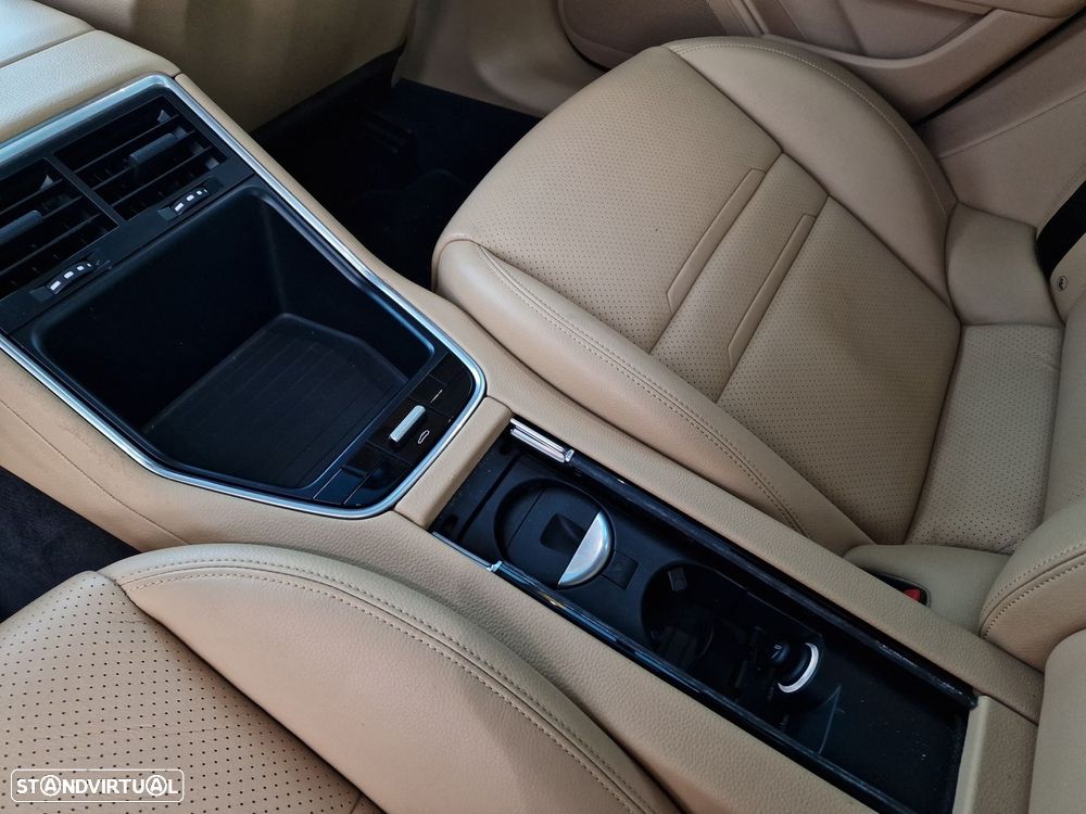 Porsche Panamera 4 E-Hybrid Edition 10 Anos - 15