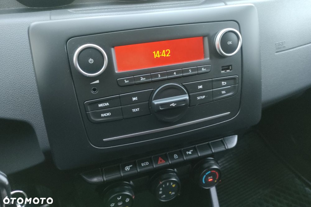 Dacia Duster 1.6 SCe Ambiance S&S - 16