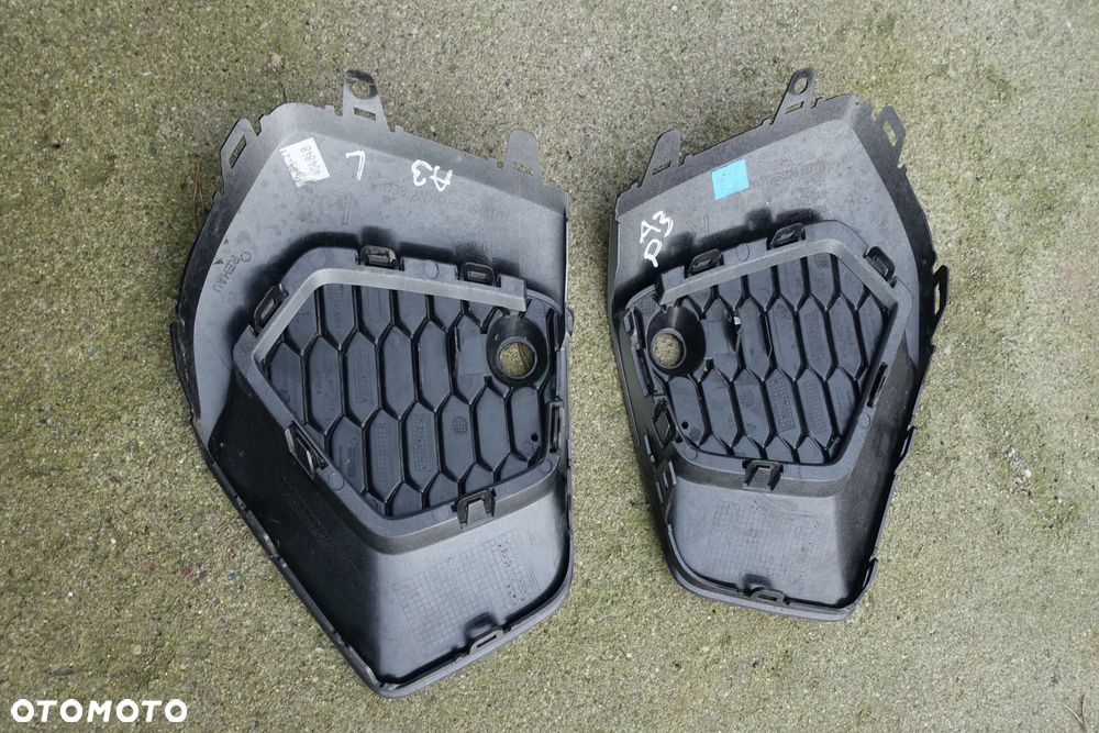 KRATKA ZDERZAKA LEWA PRAWA AUDI A3 8Y0807682A - 9