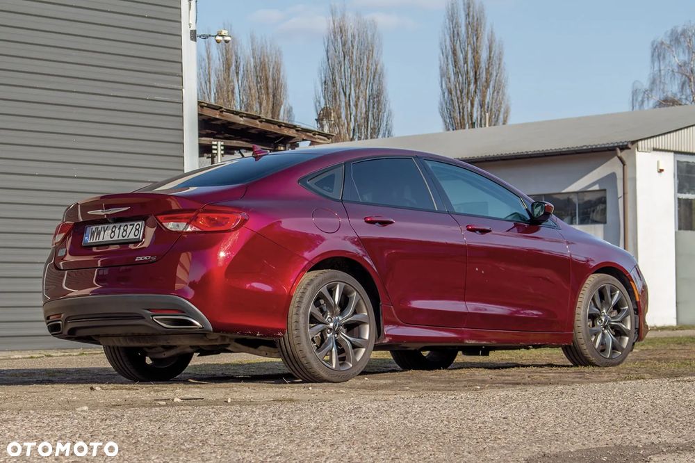 Chrysler 200 - 8