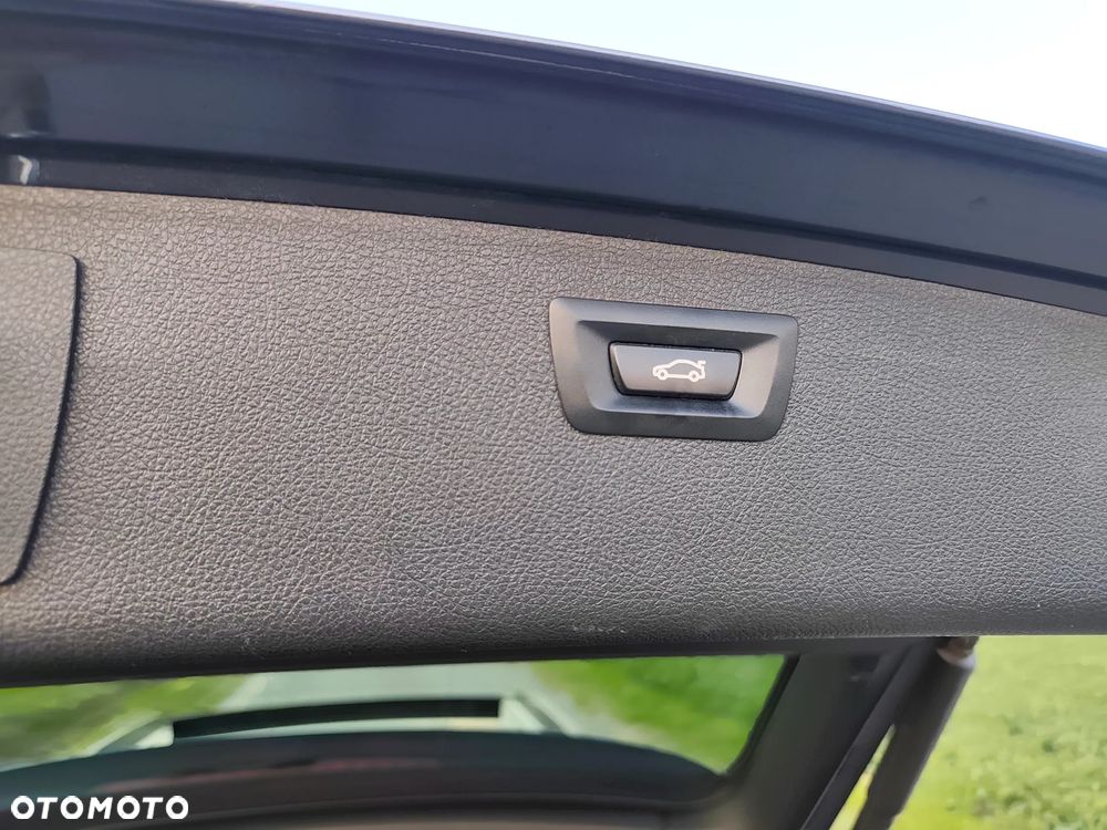 BMW Seria 3 320d xDrive Edition M Sport Shadow - 30