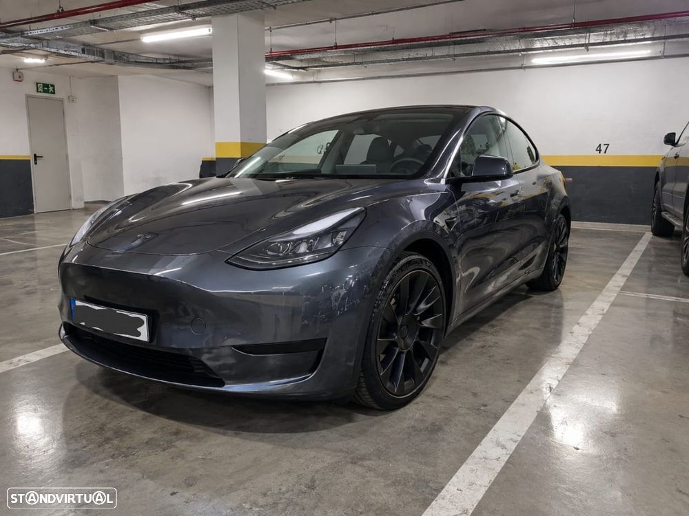 Tesla Model Y Standard RWD - 3