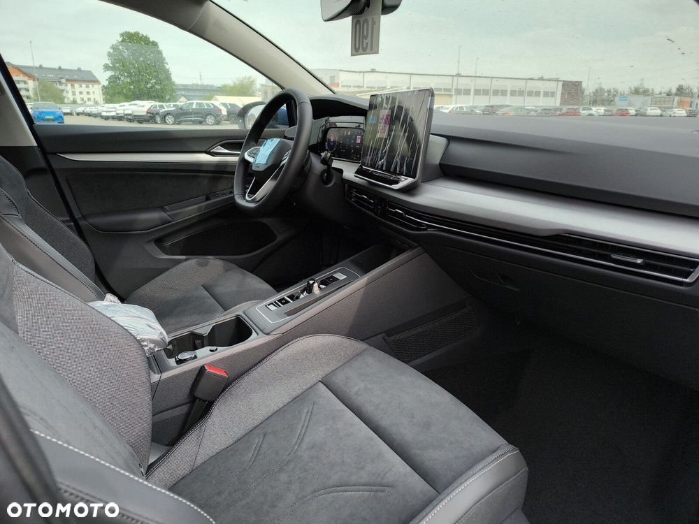 Volkswagen Golf - 10