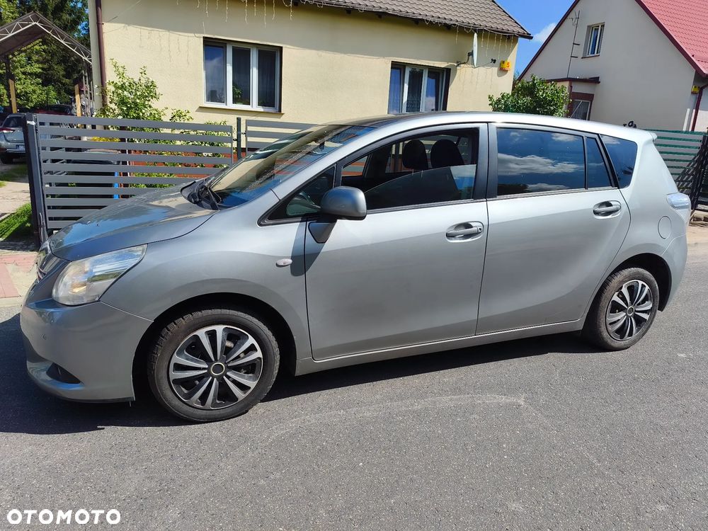 Toyota Verso 1.8 Prestige EU5 MS - 1