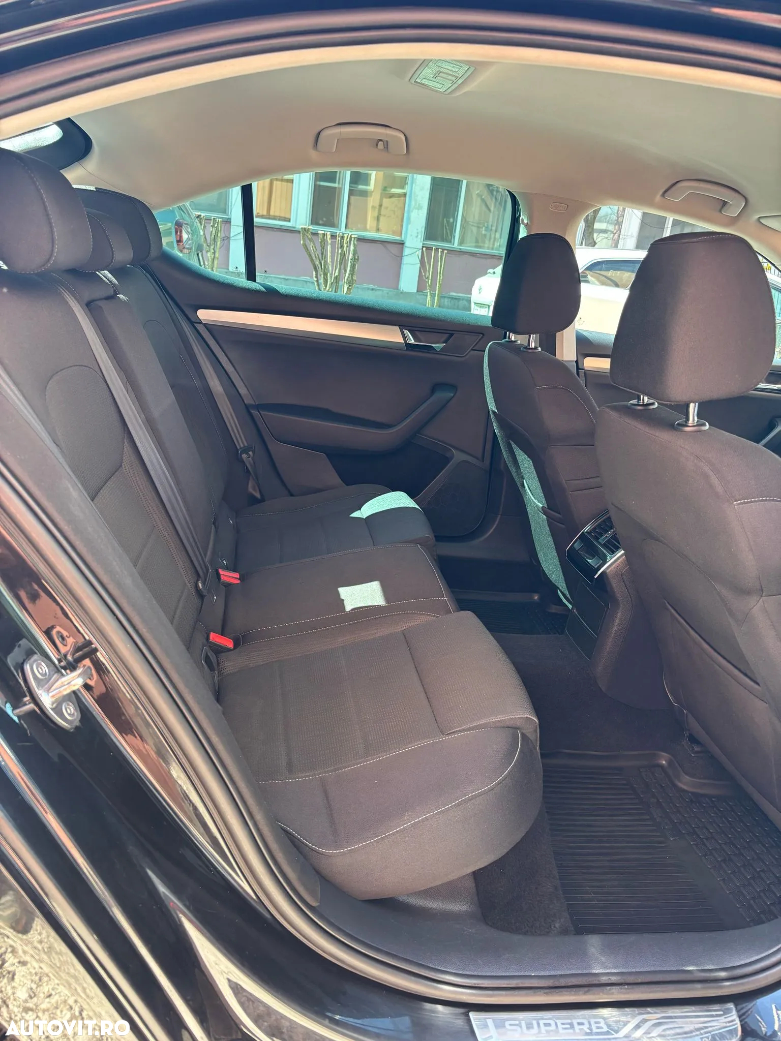 Skoda Superb 2.0 TDI DSG Ambition - 17