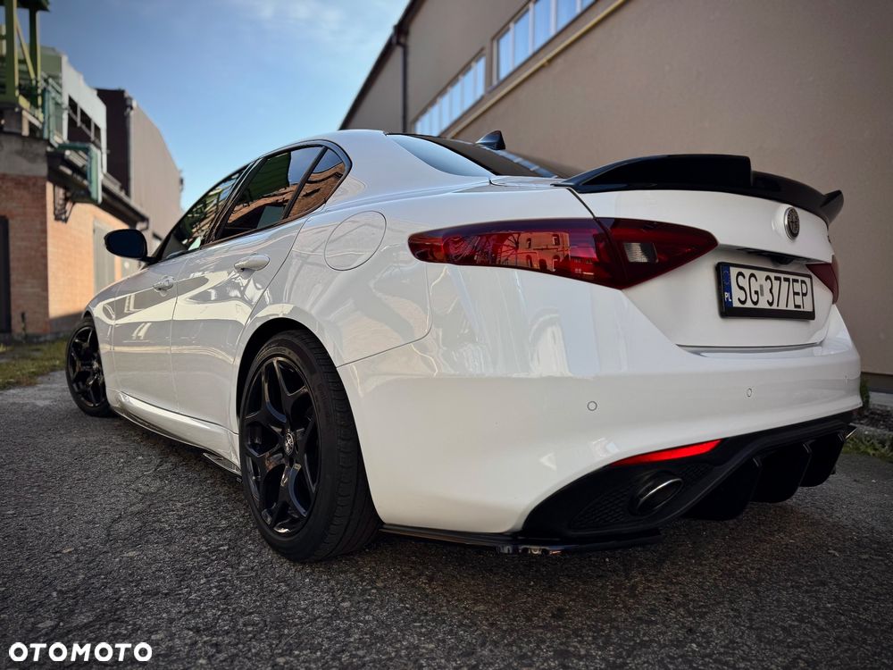 Alfa Romeo Giulia - 11