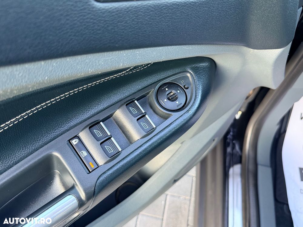 Ford Grand C-Max - 17
