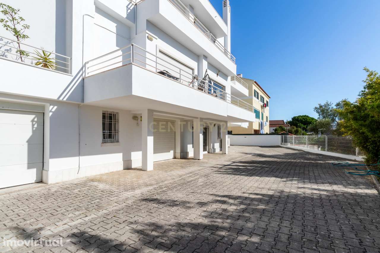 Moderna Moradia de banda T4 VISTA MAR na Charneca de Caparica, Almada - Grande imagem: 4/60