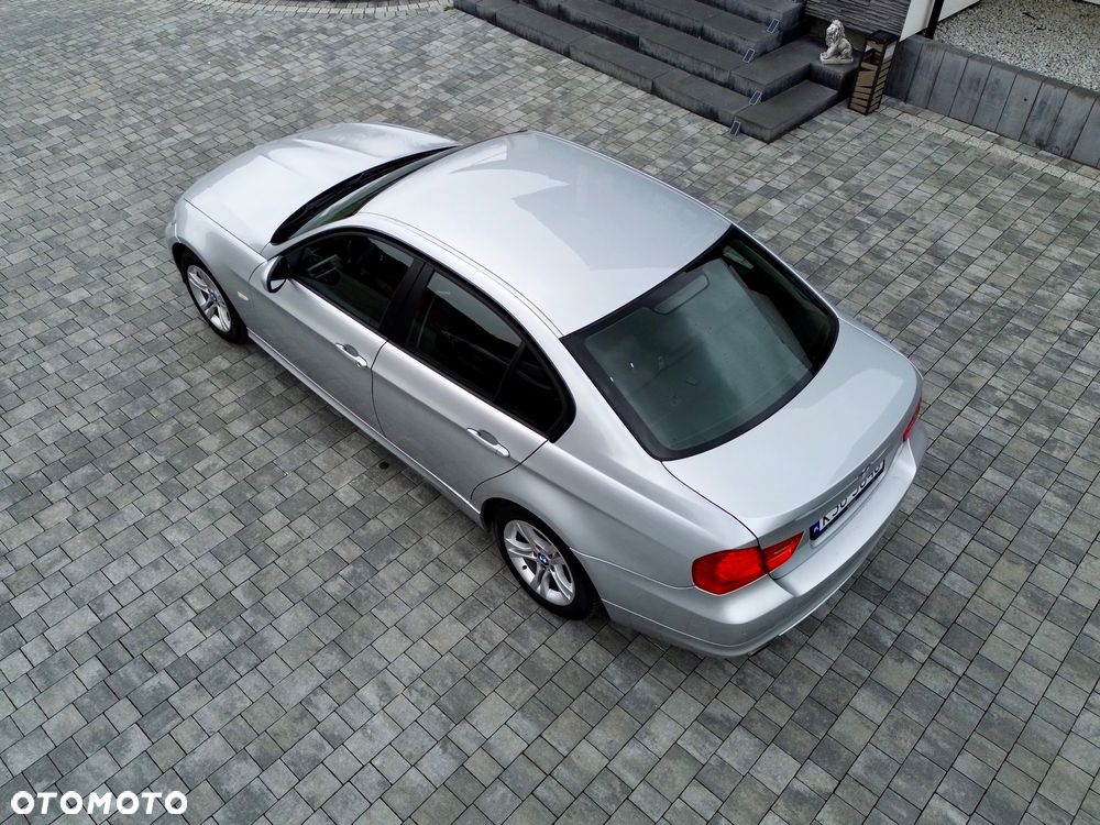 BMW Seria 3 318i Edition Exclusive - 4