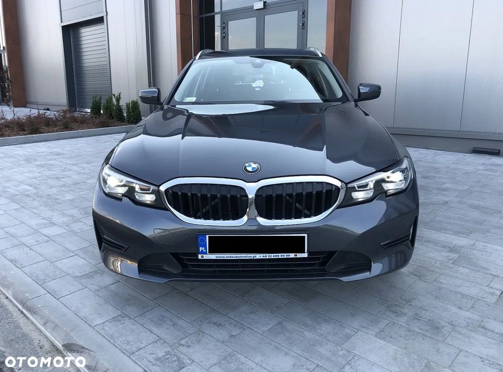 BMW Seria 3 320d Sport Line - 2