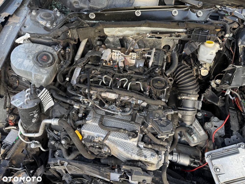 Volkswagen Passat Variant 2.0 TDI SCR DSG Highline - 10