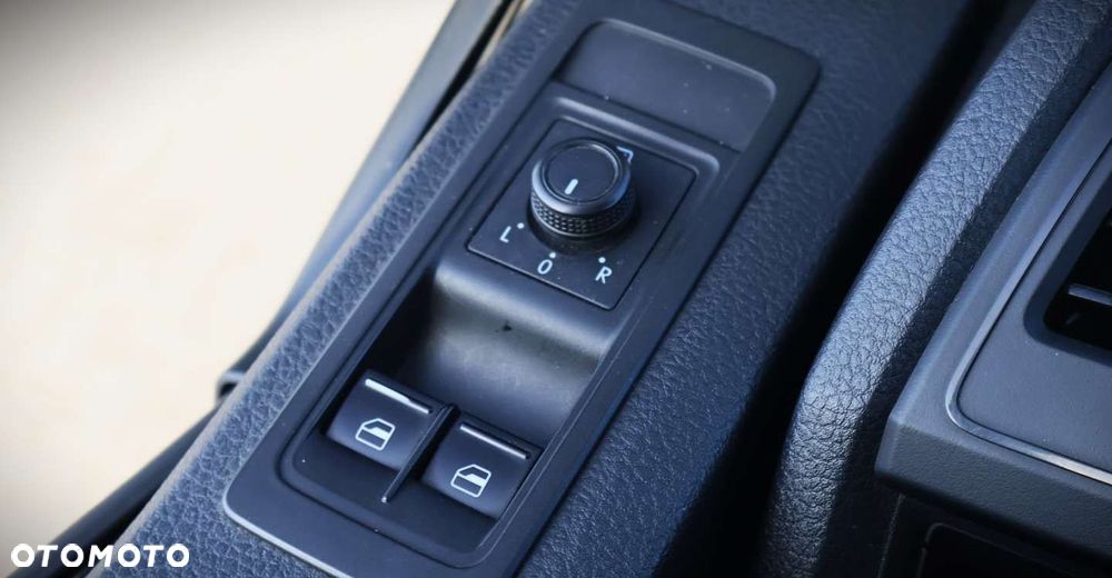 Volkswagen Transporter - 28